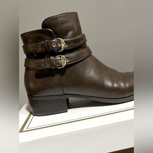 🖤 brown boots with gold accents by charter club